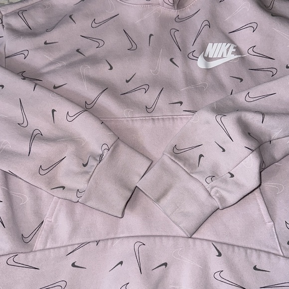 Nike Girl's NSW Fleece Print Hoodie - Picture 2 of 5